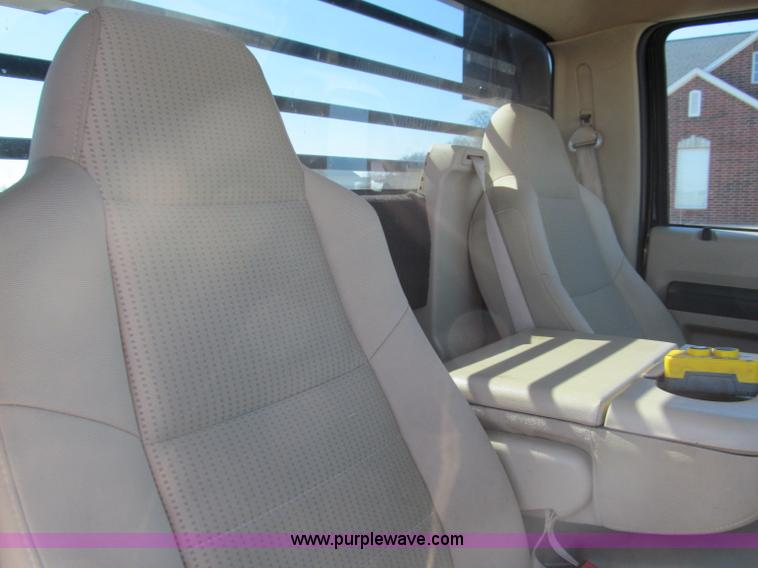 image for item F3130 2008 Ford F350 Super Duty flatbed pickup truck