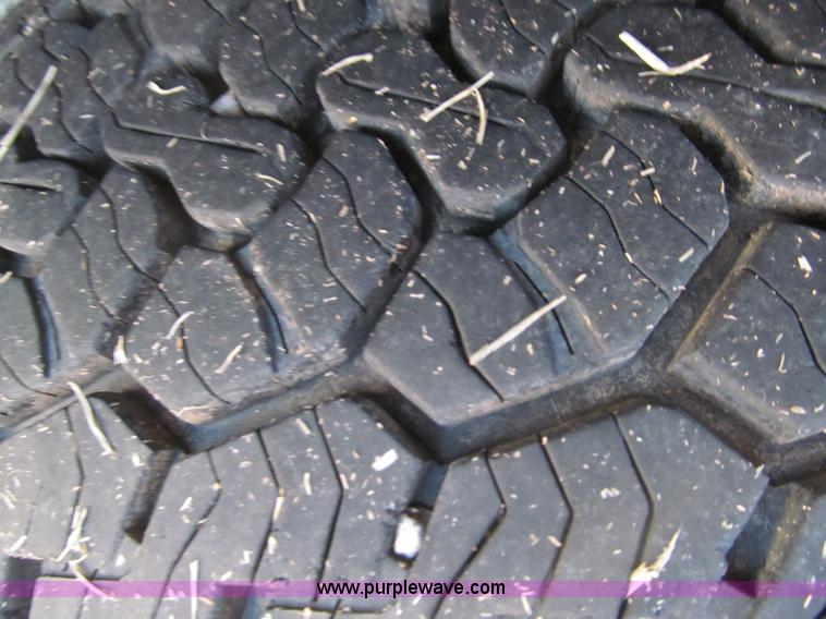 image for item F3130 2008 Ford F350 Super Duty flatbed pickup truck