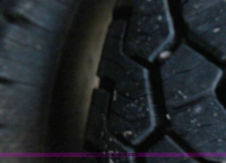 image for item F3130 2008 Ford F350 Super Duty flatbed pickup truck