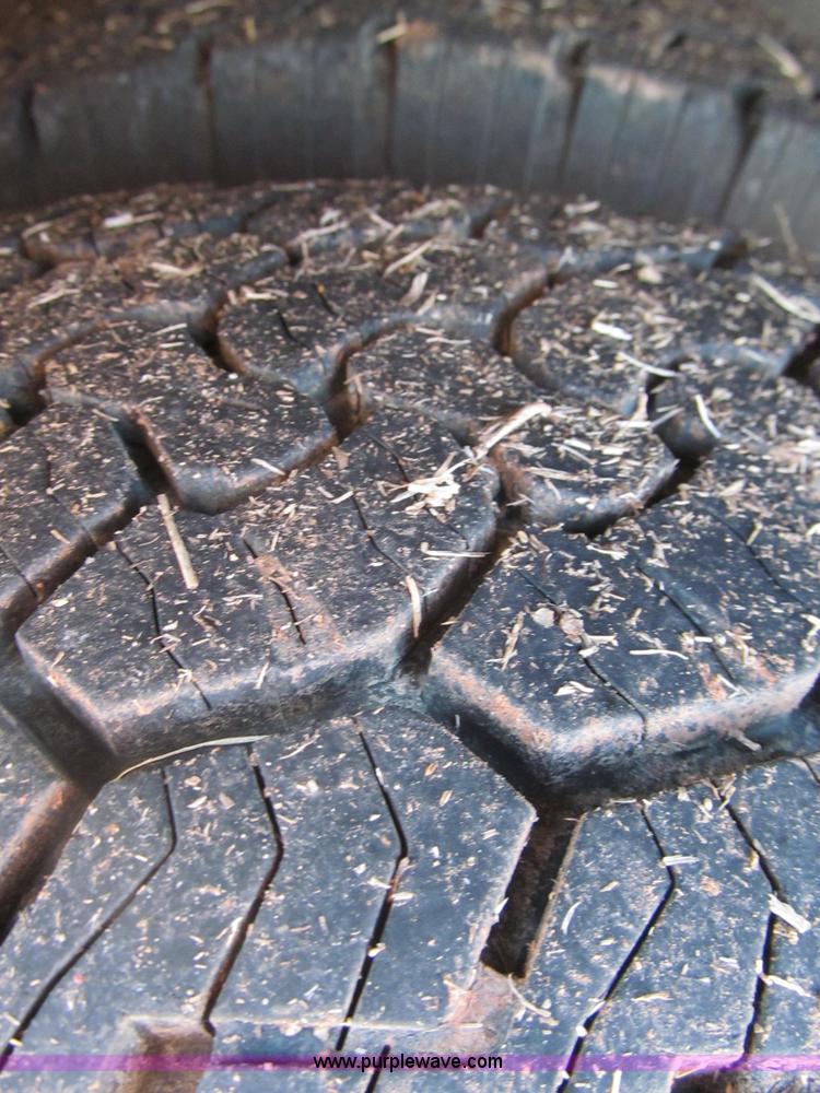 image for item F3130 2008 Ford F350 Super Duty flatbed pickup truck