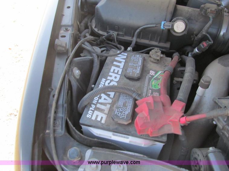 image for item F3130 2008 Ford F350 Super Duty flatbed pickup truck