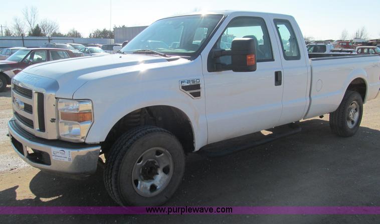 image for item F3143 2008 Ford F250 XLT Super Duty SuperCab pickup truck