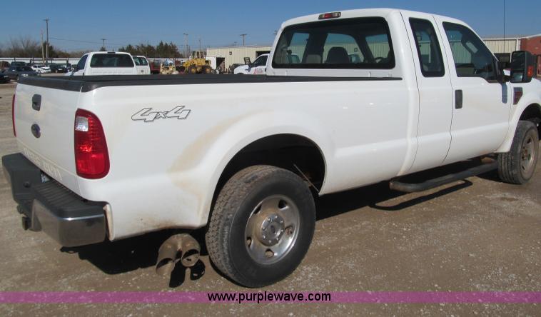 image for item F3143 2008 Ford F250 XLT Super Duty SuperCab pickup truck