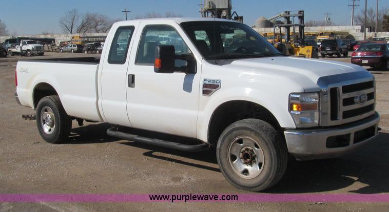 image for item F3143 2008 Ford F250 XLT Super Duty SuperCab pickup truck