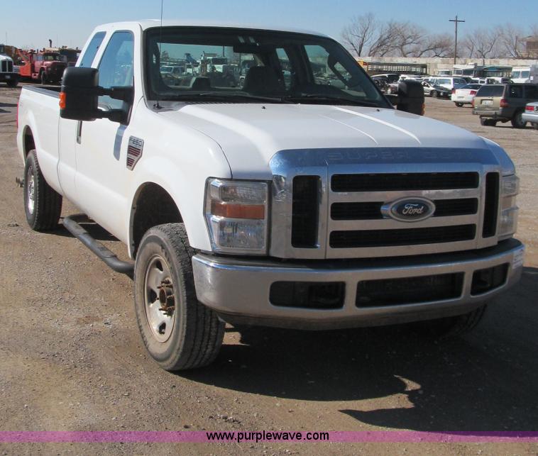 image for item F3143 2008 Ford F250 XLT Super Duty SuperCab pickup truck