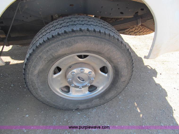 image for item F3143 2008 Ford F250 XLT Super Duty SuperCab pickup truck