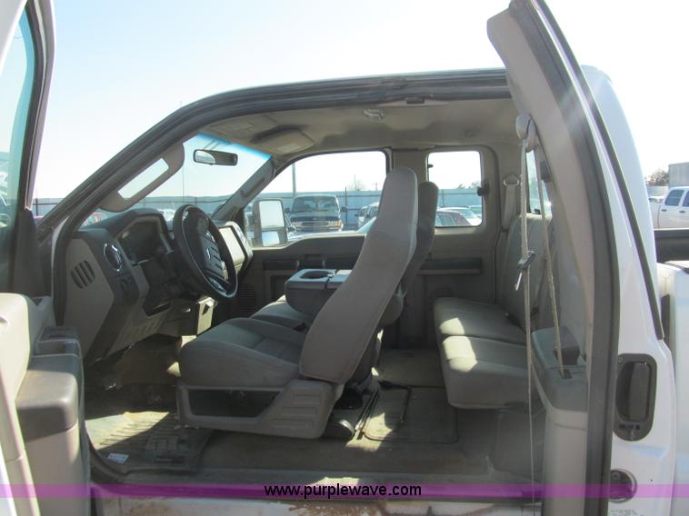 image for item F3143 2008 Ford F250 XLT Super Duty SuperCab pickup truck