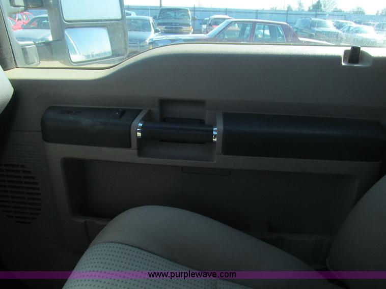 image for item F3143 2008 Ford F250 XLT Super Duty SuperCab pickup truck