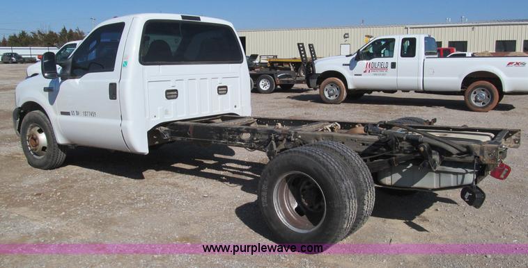 image for item F3144 2007 Ford F350 XL Super Duty pickup truck