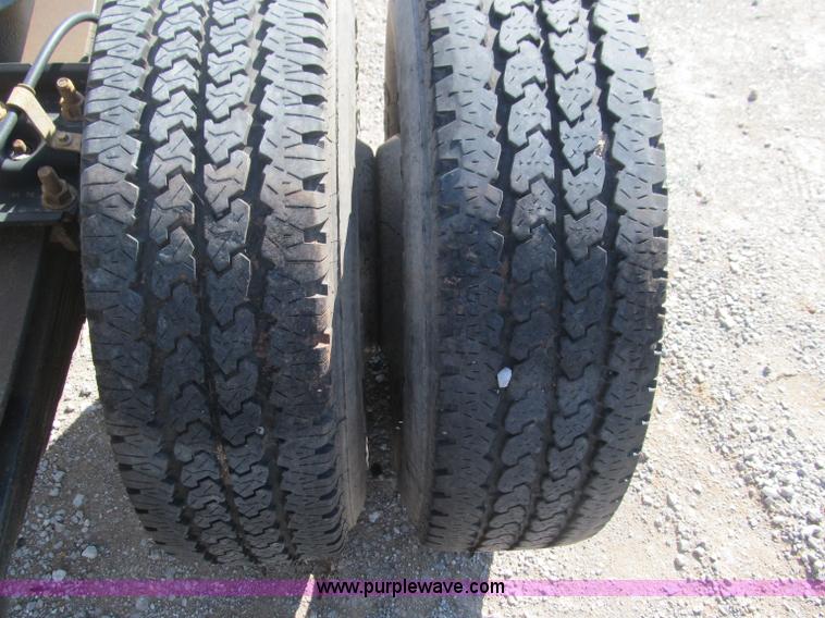 image for item F3144 2007 Ford F350 XL Super Duty pickup truck