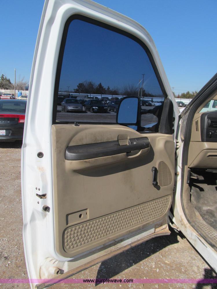 image for item F3144 2007 Ford F350 XL Super Duty pickup truck