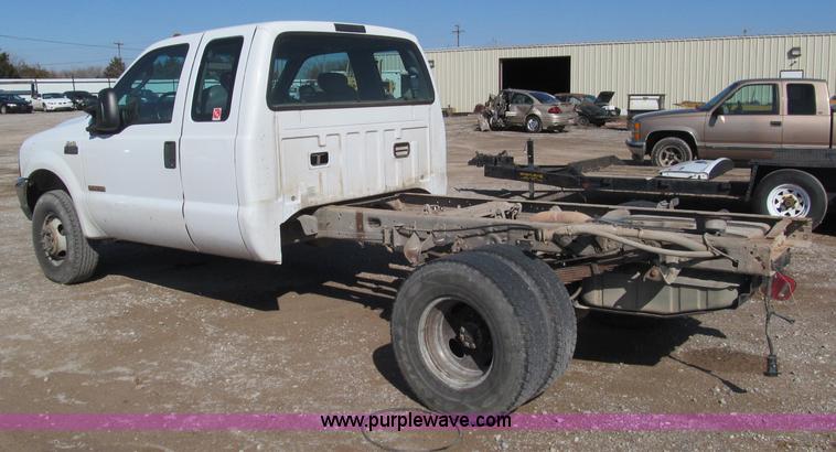image for item F3145 2004 Ford F350 XL Super Duty SuperCab pickup truck