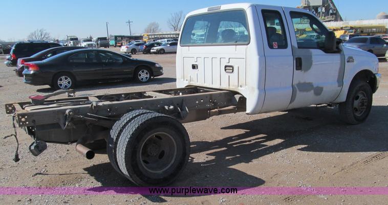 image for item F3145 2004 Ford F350 XL Super Duty SuperCab pickup truck