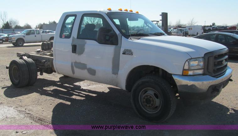 image for item F3145 2004 Ford F350 XL Super Duty SuperCab pickup truck