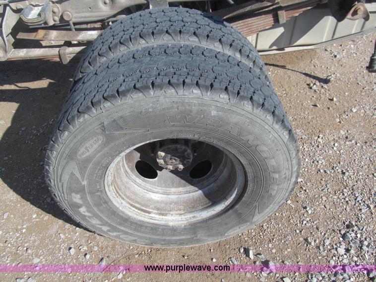 image for item F3145 2004 Ford F350 XL Super Duty SuperCab pickup truck