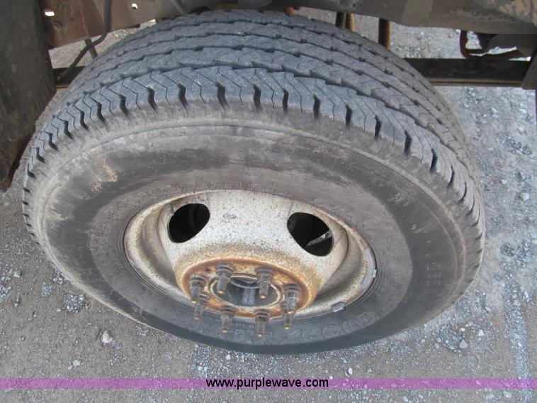 image for item F3145 2004 Ford F350 XL Super Duty SuperCab pickup truck