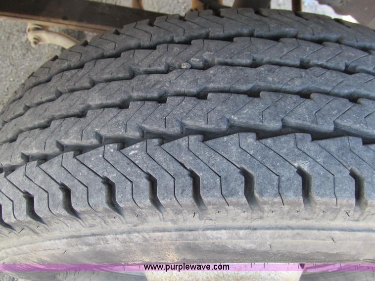 image for item F3145 2004 Ford F350 XL Super Duty SuperCab pickup truck