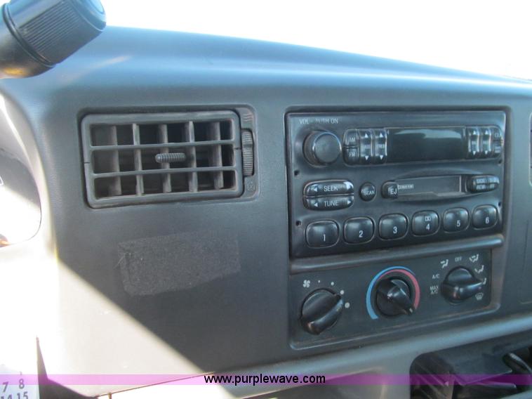 image for item F3145 2004 Ford F350 XL Super Duty SuperCab pickup truck