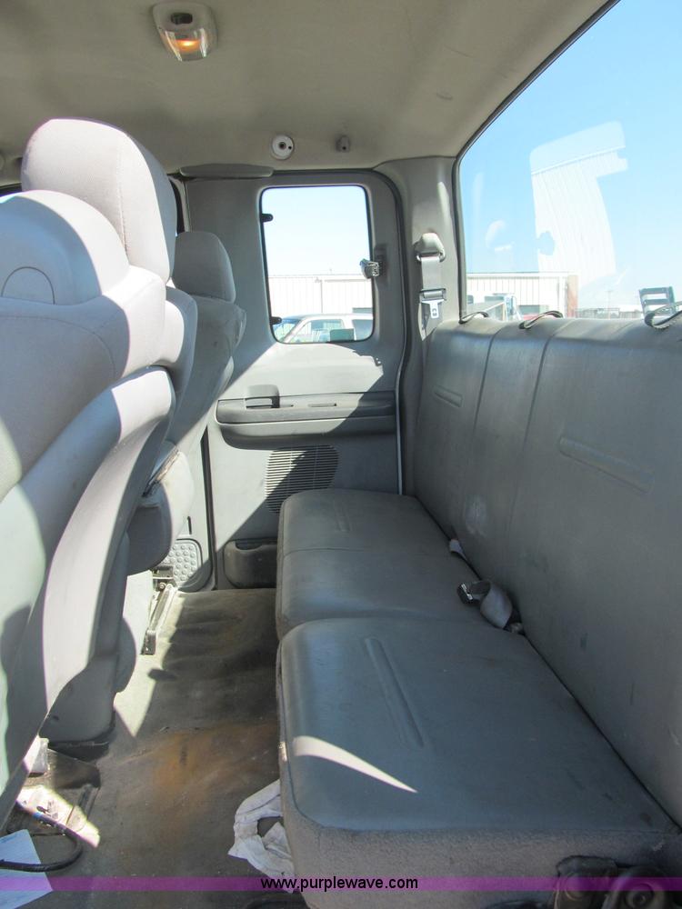 image for item F3145 2004 Ford F350 XL Super Duty SuperCab pickup truck