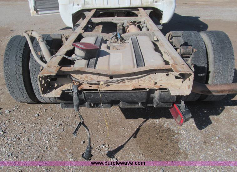 image for item F3145 2004 Ford F350 XL Super Duty SuperCab pickup truck