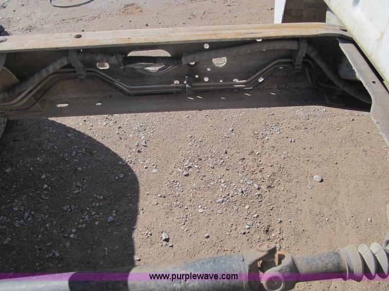 image for item F3145 2004 Ford F350 XL Super Duty SuperCab pickup truck