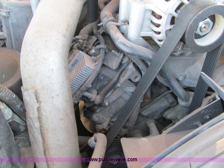 image for item F3145 2004 Ford F350 XL Super Duty SuperCab pickup truck