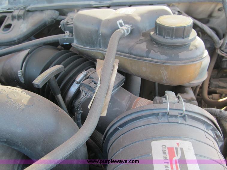 image for item F3145 2004 Ford F350 XL Super Duty SuperCab pickup truck