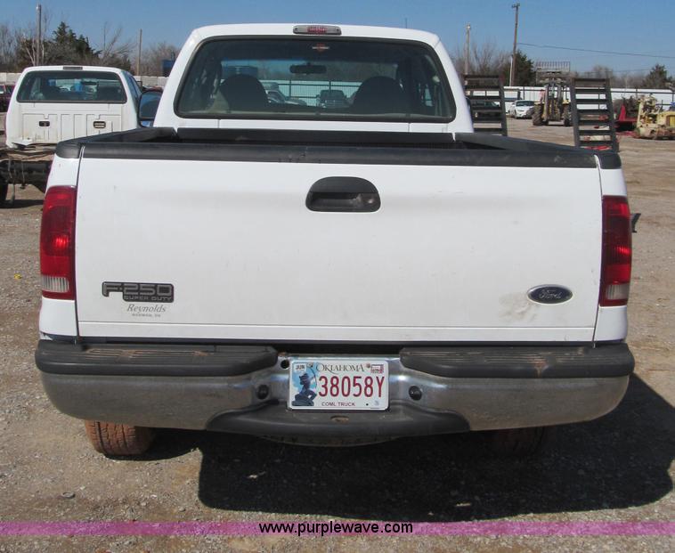 image for item F3146 2006 Ford F250 Super Duty XL SuperCab pickup truck