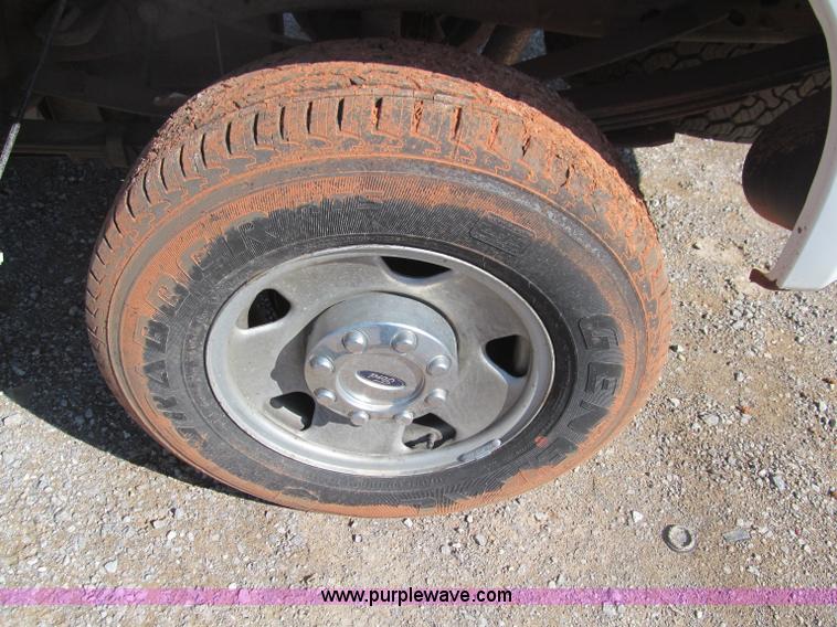 image for item F3146 2006 Ford F250 Super Duty XL SuperCab pickup truck