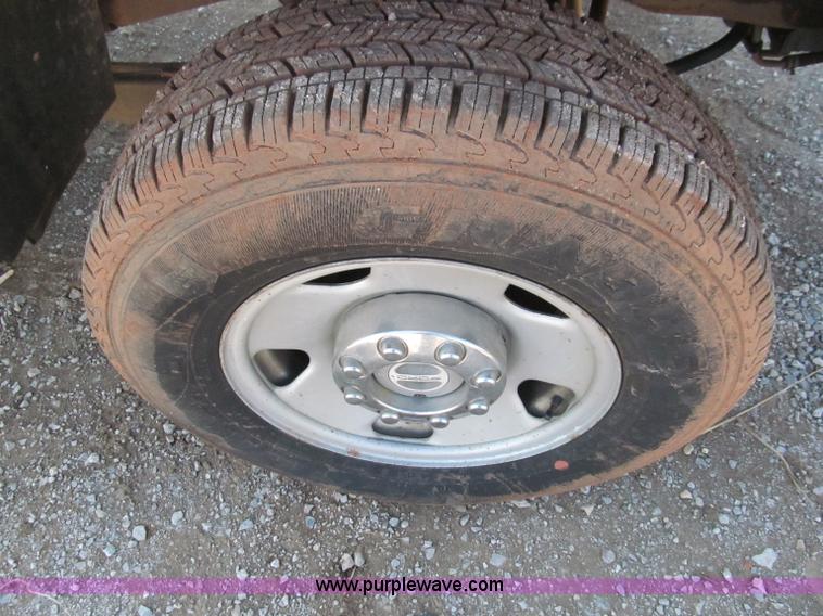 image for item F3146 2006 Ford F250 Super Duty XL SuperCab pickup truck