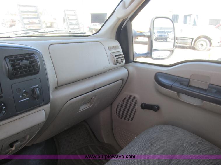 image for item F3146 2006 Ford F250 Super Duty XL SuperCab pickup truck