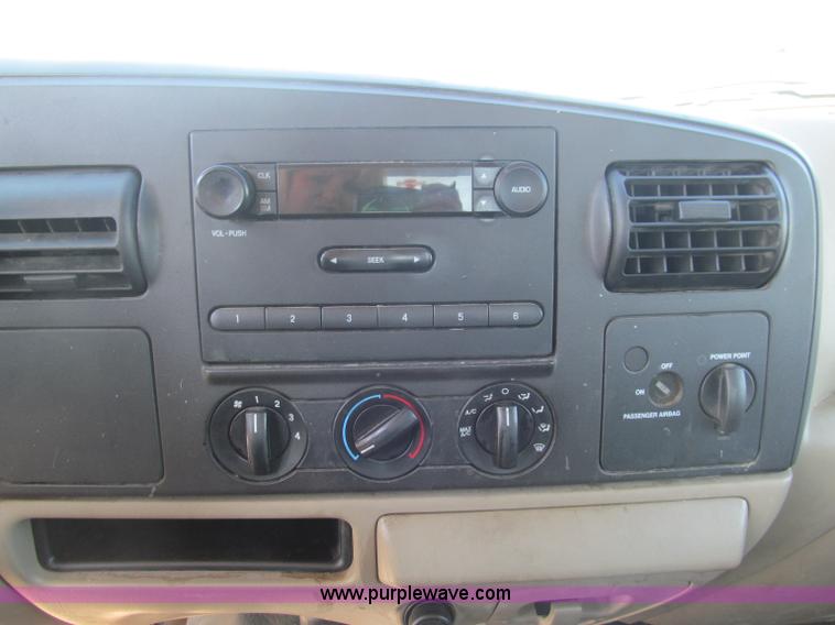 image for item F3146 2006 Ford F250 Super Duty XL SuperCab pickup truck