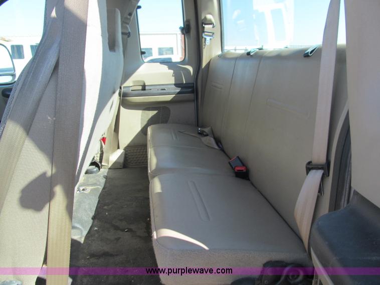 image for item F3146 2006 Ford F250 Super Duty XL SuperCab pickup truck