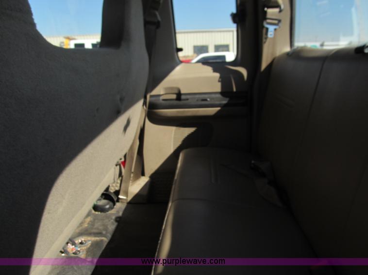 image for item F3146 2006 Ford F250 Super Duty XL SuperCab pickup truck