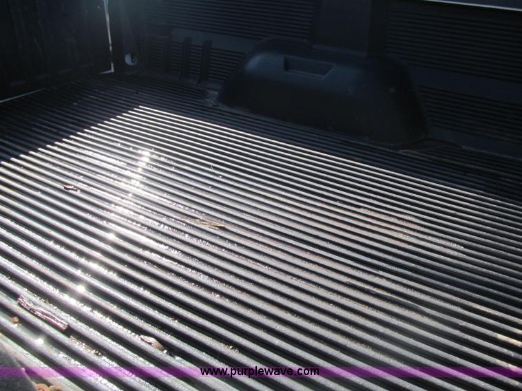 image for item F3146 2006 Ford F250 Super Duty XL SuperCab pickup truck