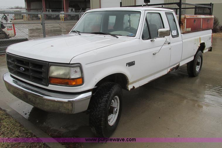 image for item F4397 1995 Ford F250 Super Duty XL SuperCab pickup truck