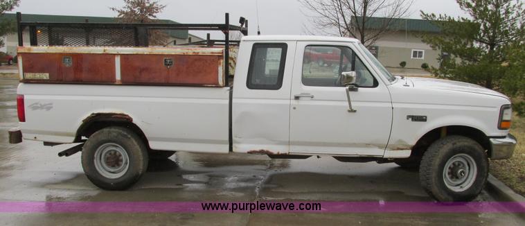 image for item F4397 1995 Ford F250 Super Duty XL SuperCab pickup truck