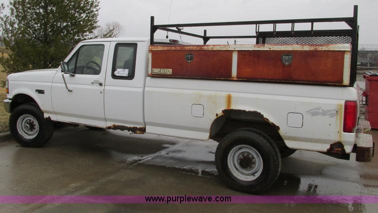 image for item F4397 1995 Ford F250 Super Duty XL SuperCab pickup truck