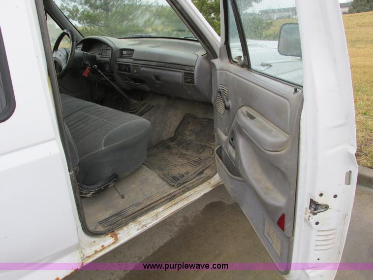 image for item F4397 1995 Ford F250 Super Duty XL SuperCab pickup truck