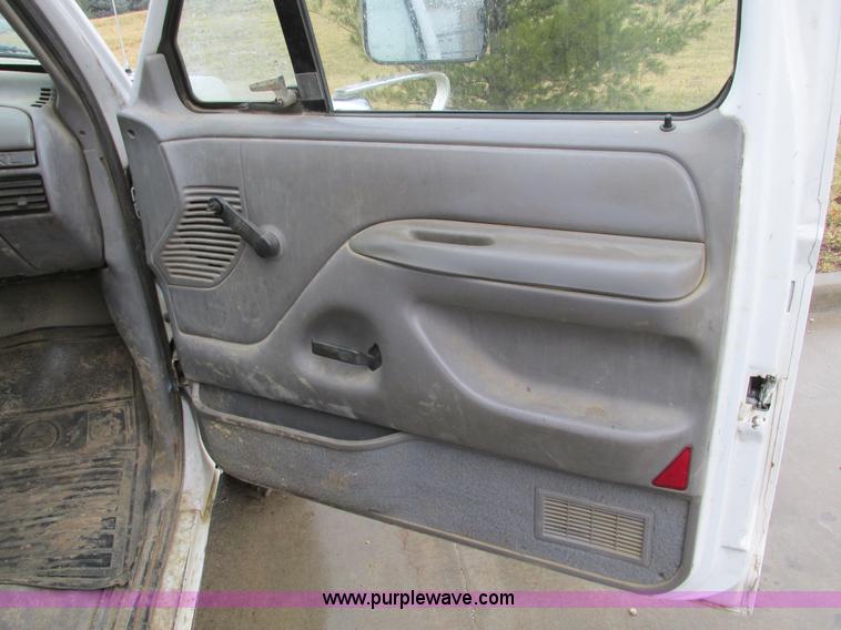 image for item F4397 1995 Ford F250 Super Duty XL SuperCab pickup truck