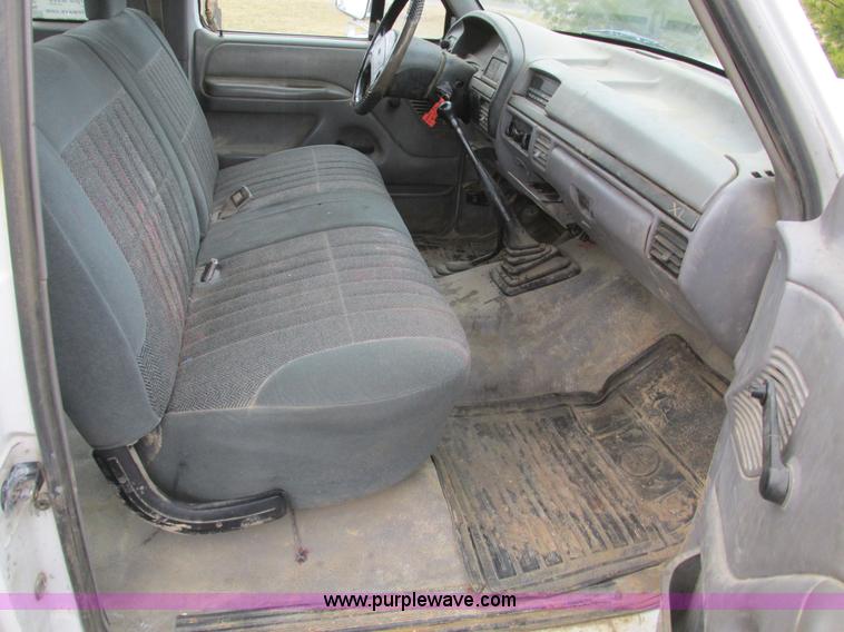 image for item F4397 1995 Ford F250 Super Duty XL SuperCab pickup truck