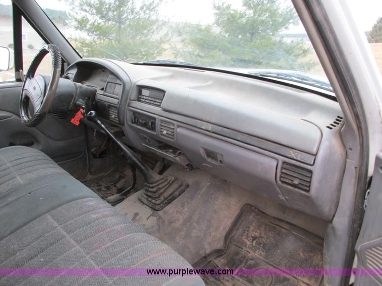 image for item F4397 1995 Ford F250 Super Duty XL SuperCab pickup truck