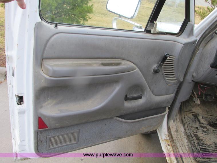 image for item F4397 1995 Ford F250 Super Duty XL SuperCab pickup truck