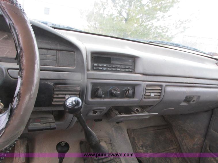 image for item F4397 1995 Ford F250 Super Duty XL SuperCab pickup truck