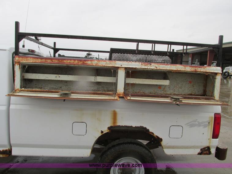 image for item F4397 1995 Ford F250 Super Duty XL SuperCab pickup truck