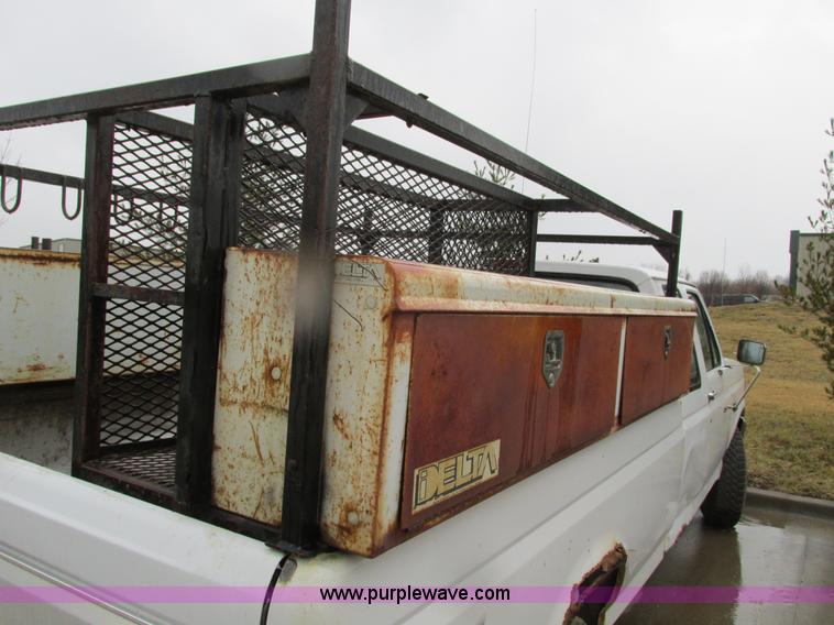 image for item F4397 1995 Ford F250 Super Duty XL SuperCab pickup truck