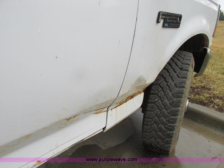 image for item F4397 1995 Ford F250 Super Duty XL SuperCab pickup truck