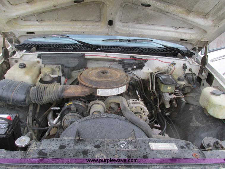 image for item F4399 1990 Chevrolet 3500 flatbed pickup truck