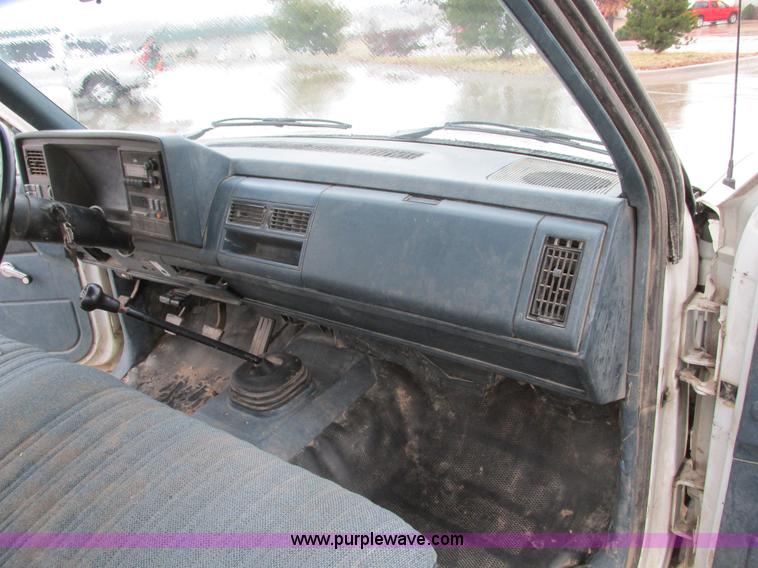 image for item F4399 1990 Chevrolet 3500 flatbed pickup truck