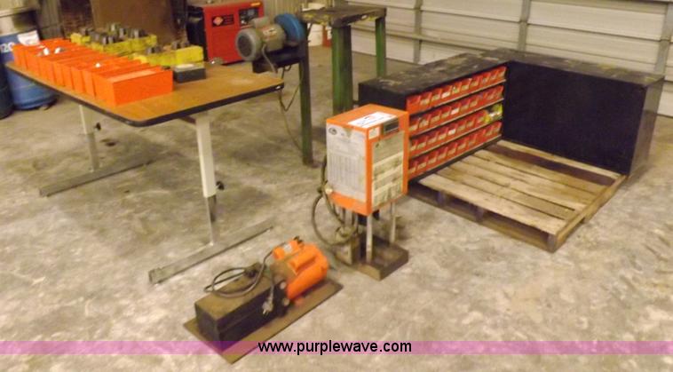 image for item F6433 Gates hydraulic hose crimp machine